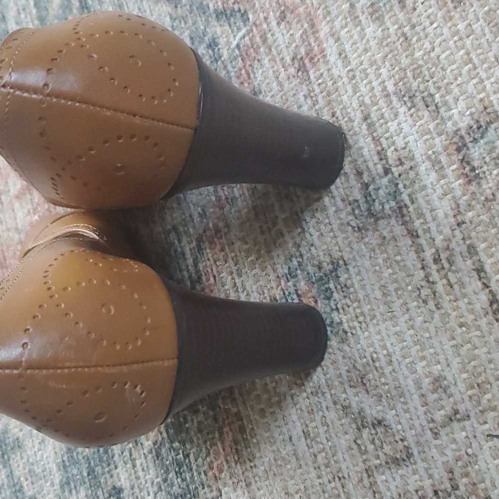 heels - Picture 2 of 4